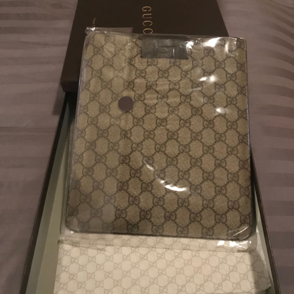Gucci Ipad Case - Picture 3 of 4